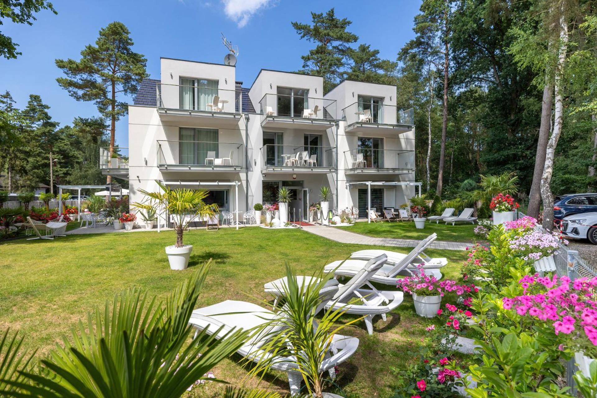 Hotel Majestique Pobierowo Exterior foto